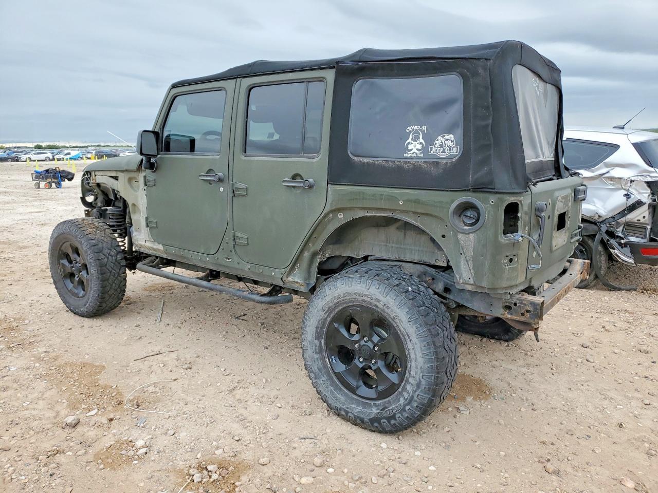 2015 Jeep Wrangler Unlimited Rubicon - Фото 2