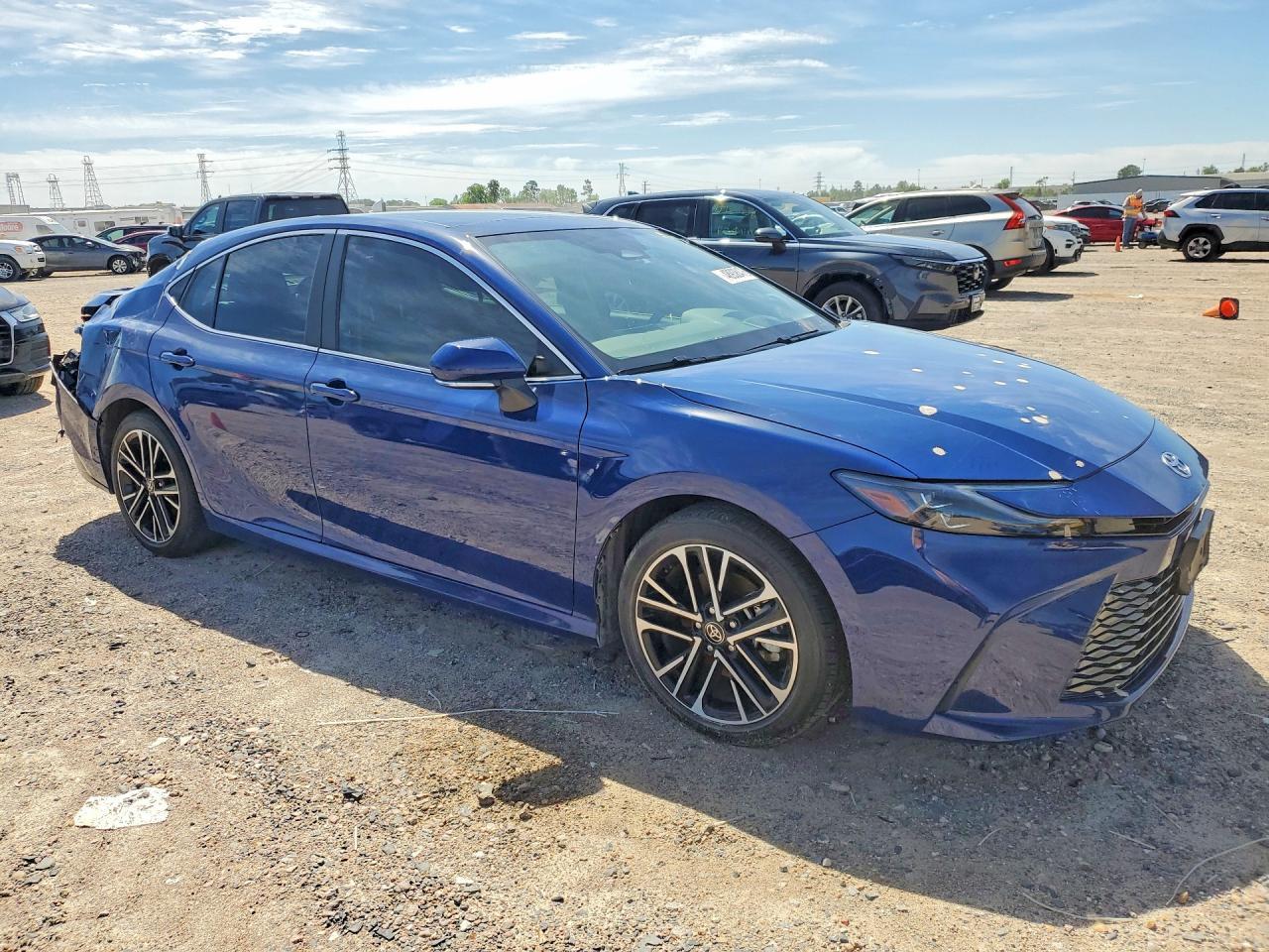 2025 Toyota Camry Xle - Image 4