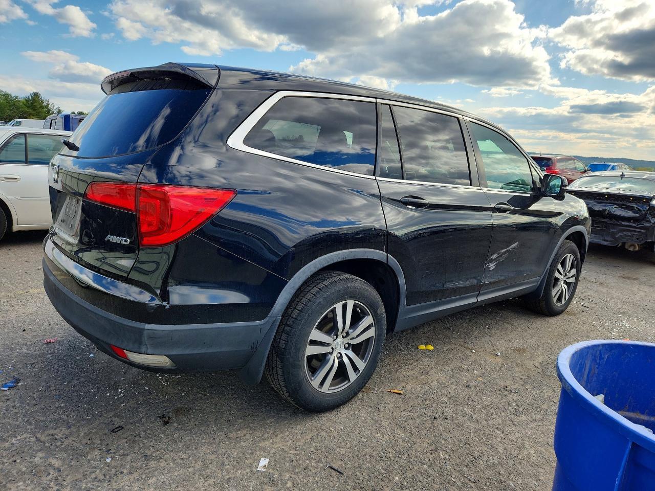 2017 Honda Pilot Ex - Image 3
