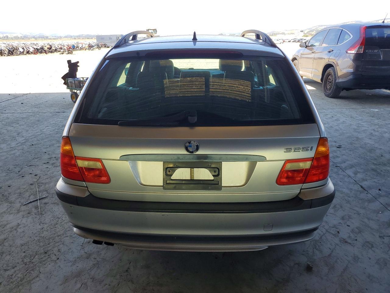 2001 BMW 325 It - Фото 6