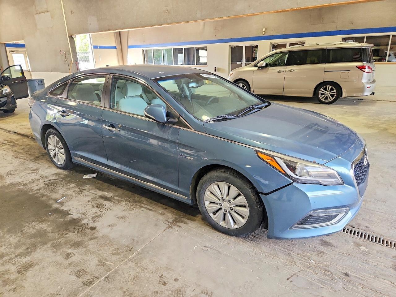 2016 Hyundai Sonata Hybrid Se - Image 4