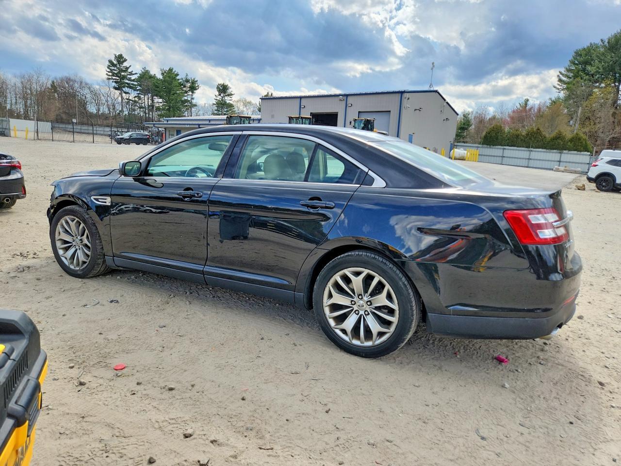 2013 Ford Taurus Limited - Фото 2