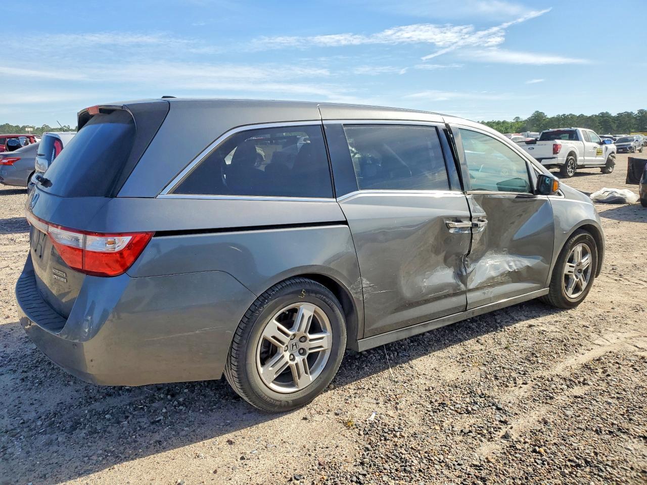 2012 Honda Odyssey Touring - Фото 3