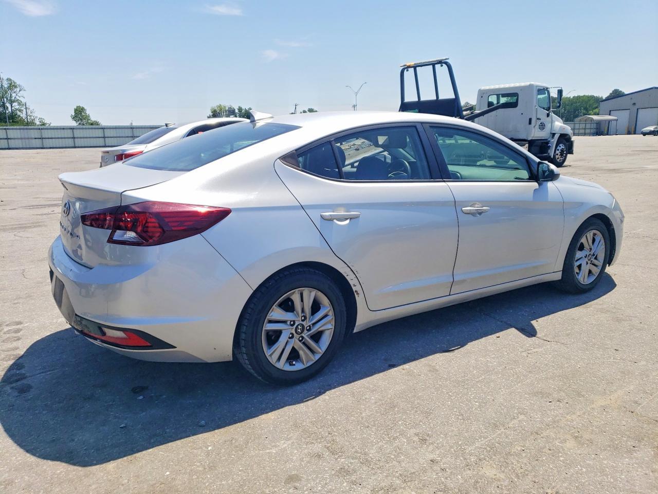 2020 Hyundai Elantra Sel - Image 3