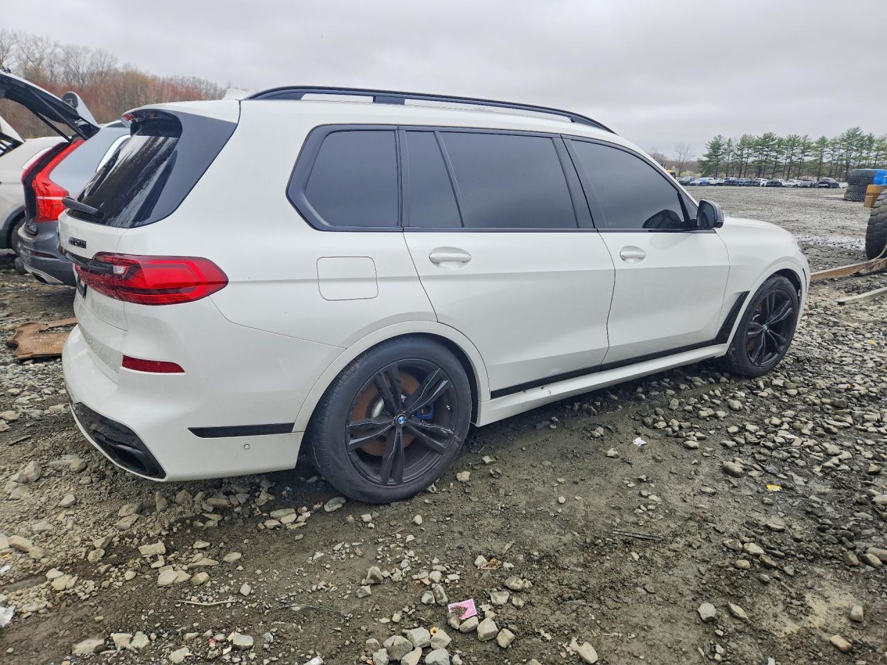 2021 BMW X7 M50I - Фото 3