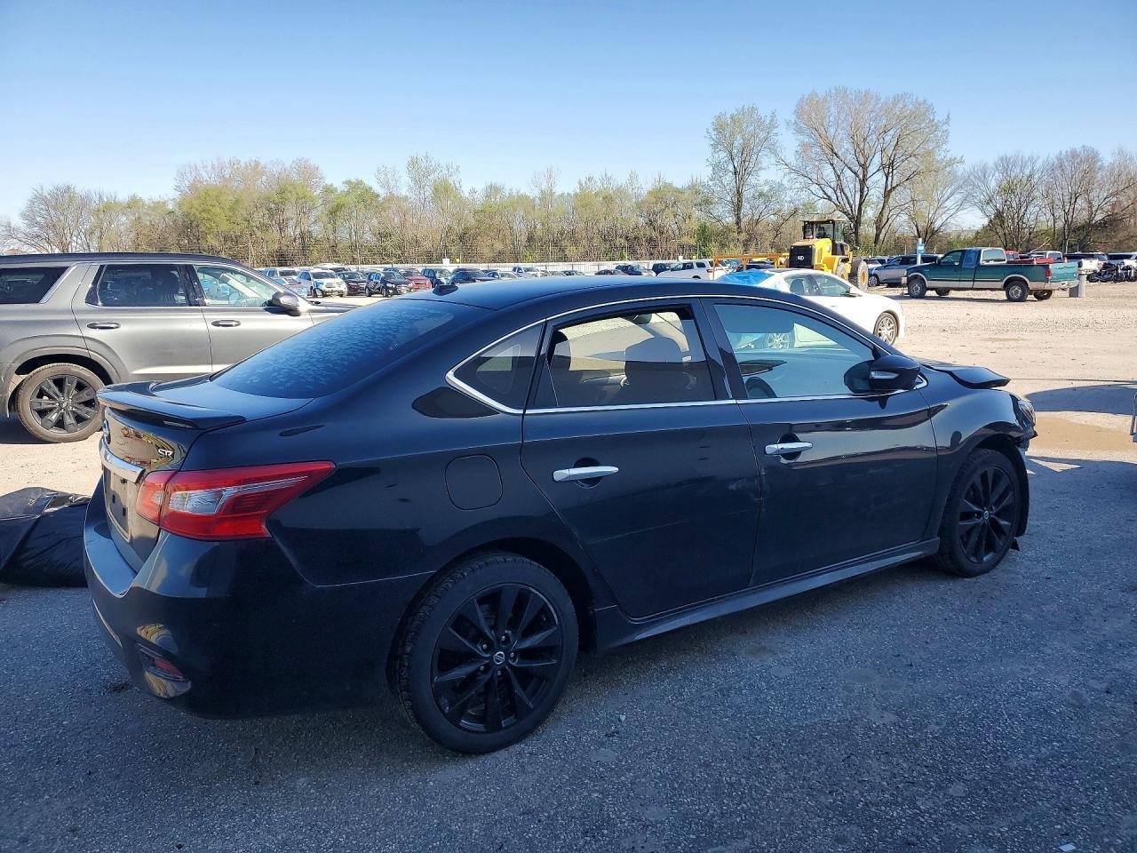2019 Nissan Sentra Sr - Фото 3