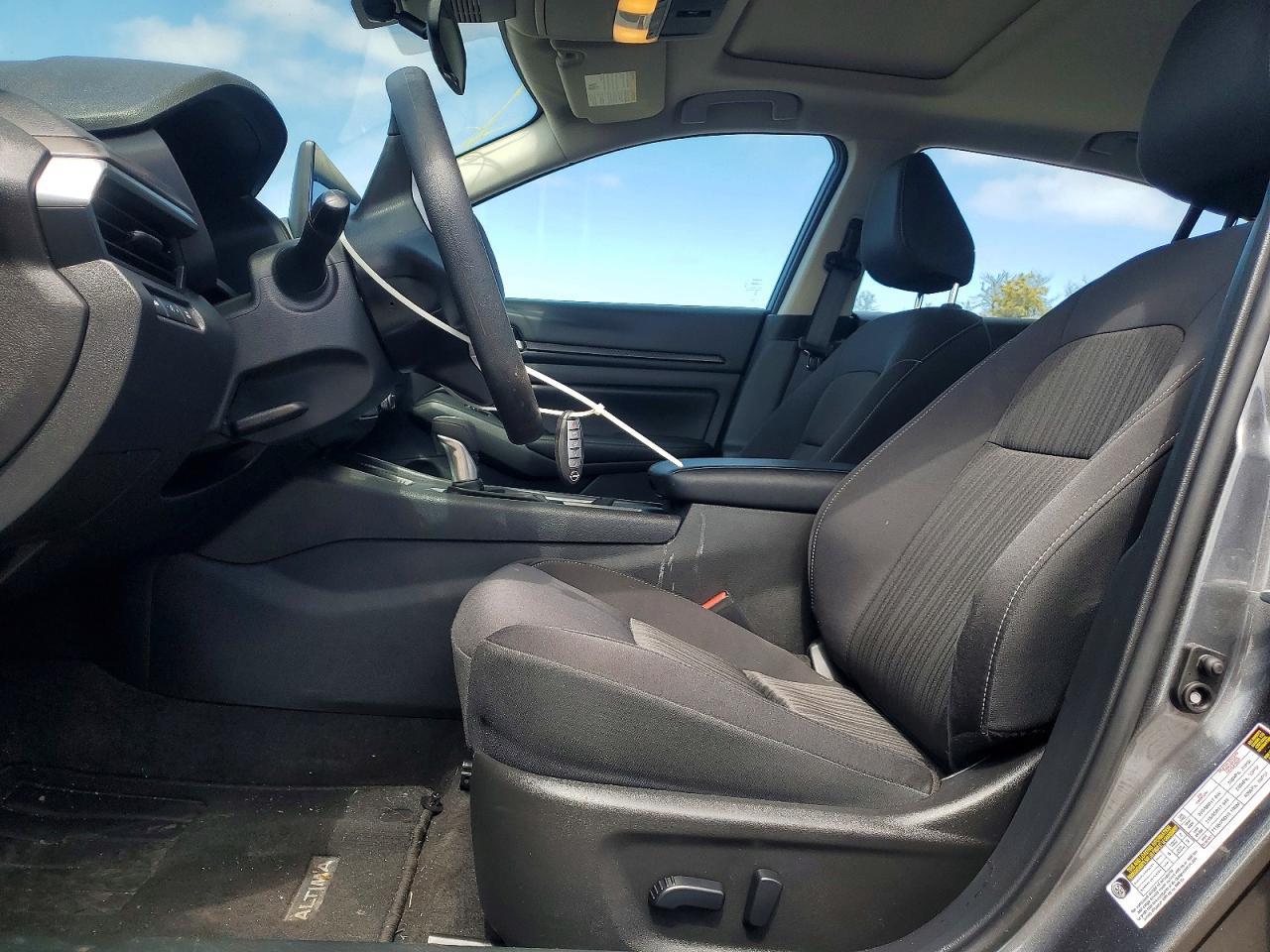 2025 Nissan Altima 2.5 Sv - Image 7