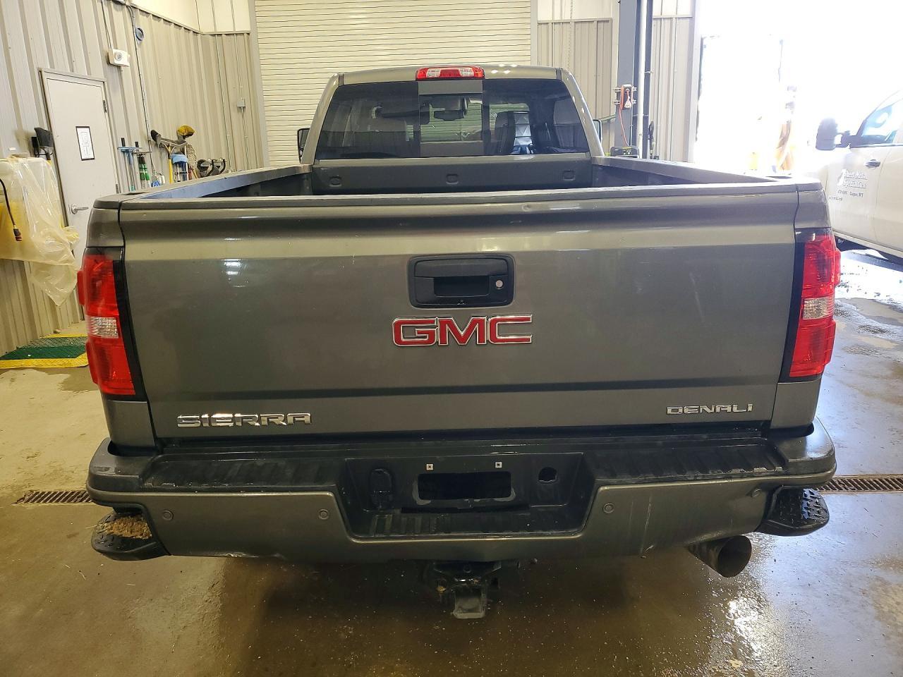 2017 GMC Sierra K3500 Denali - Фото 6