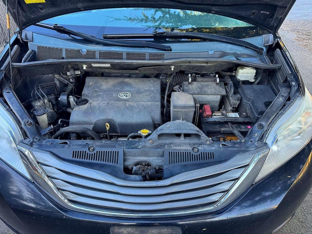 2014 Toyota Sienna Xle 8-Passenger - Image 7