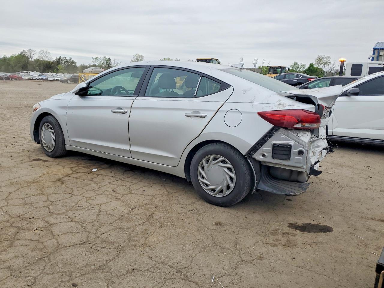 2017 Hyundai Elantra Se - Фото 2