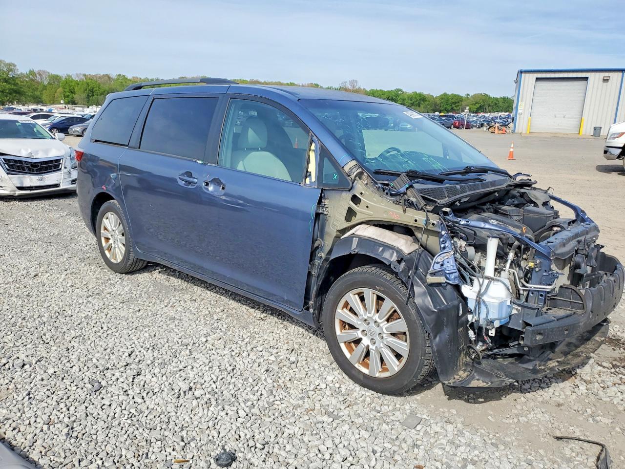 2017 Toyota Sienna Le 7-Passenger - Image 4