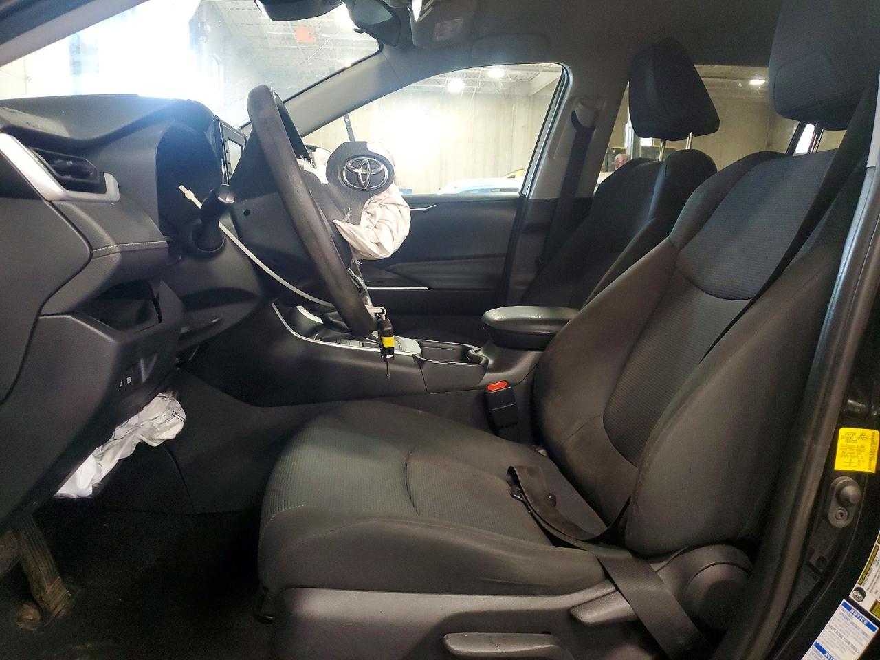 2021 Toyota Rav4 Le - Фото 7
