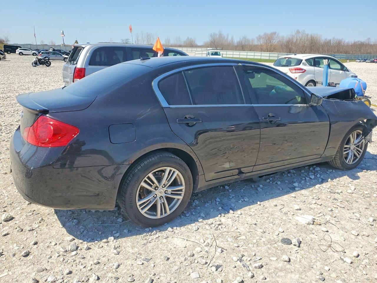 2013 Infiniti G37 Sedan X - Фото 3