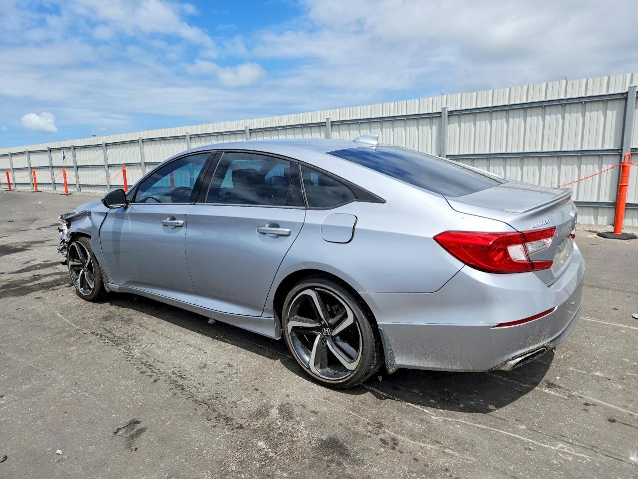 2018 Honda Accord Sport - Image 2