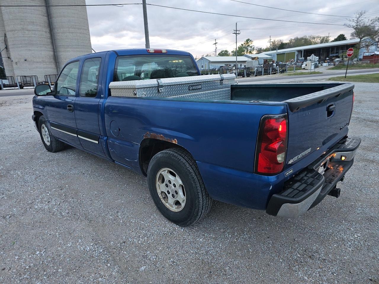 2004 Chevrolet Silverado C1500 - Фото 3