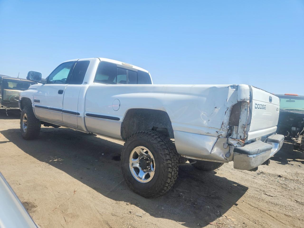 2001 Dodge Ram 2500 - Image 2