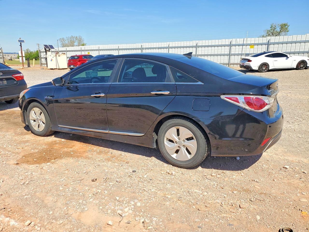 2015 Hyundai Sonata Hybrid Base - Фото 2