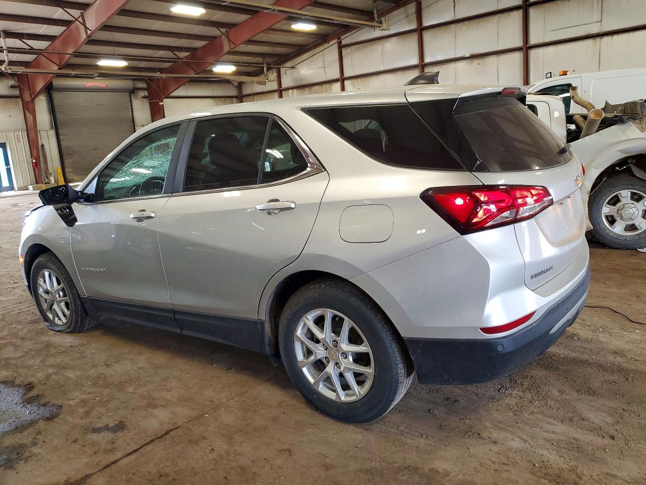 2022 Chevrolet Equinox Lt - Image 2