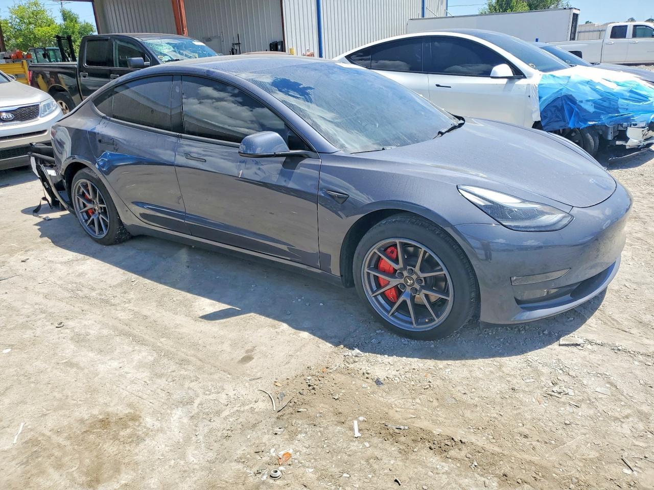 2022 Tesla Model 3 - Image 4