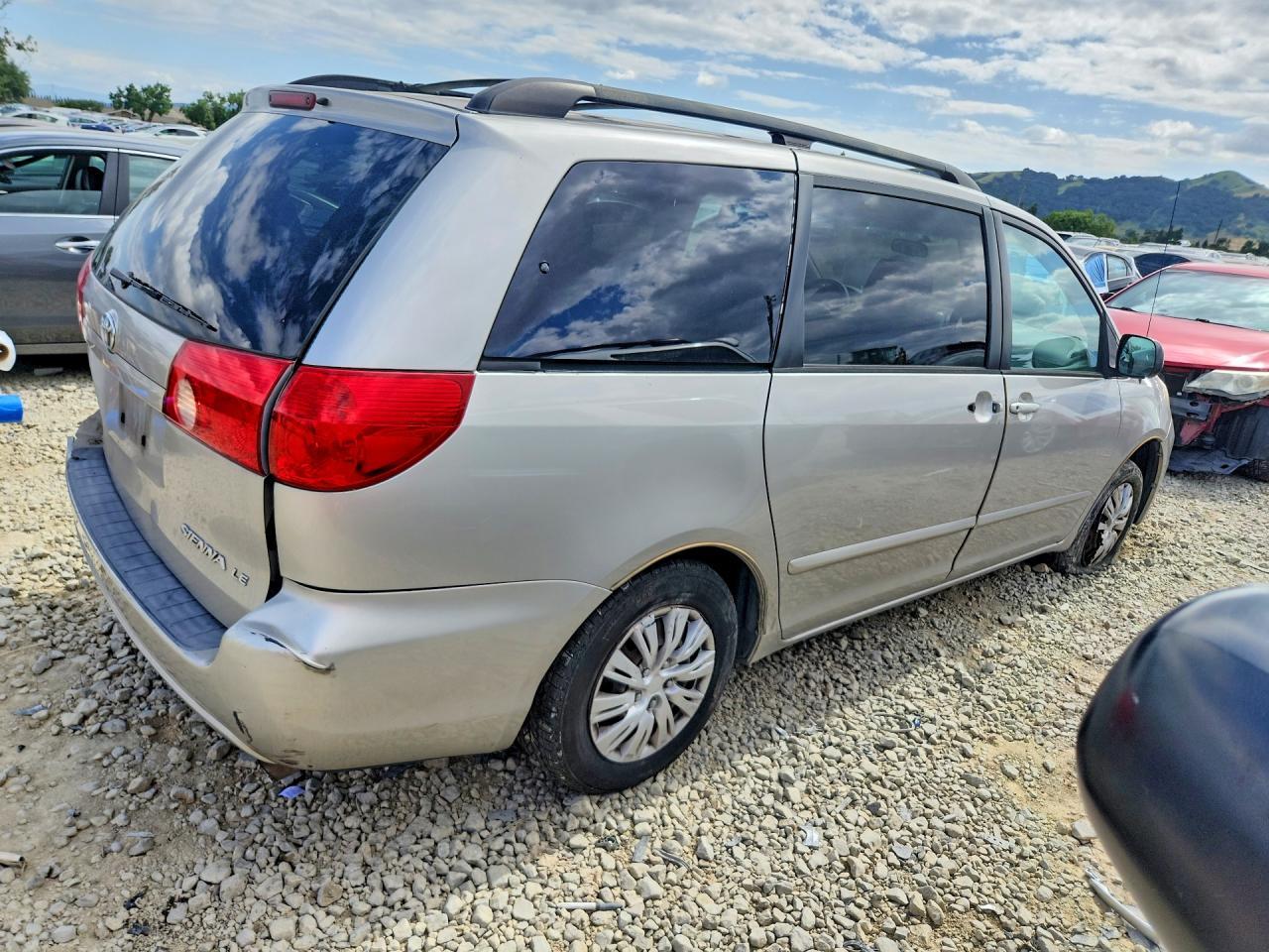 2008 Toyota Sienna Le 7-Passenger - Фото 3