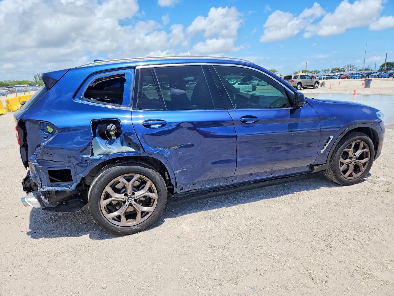 2021 BMW X3 xDrive30I - Фото 3