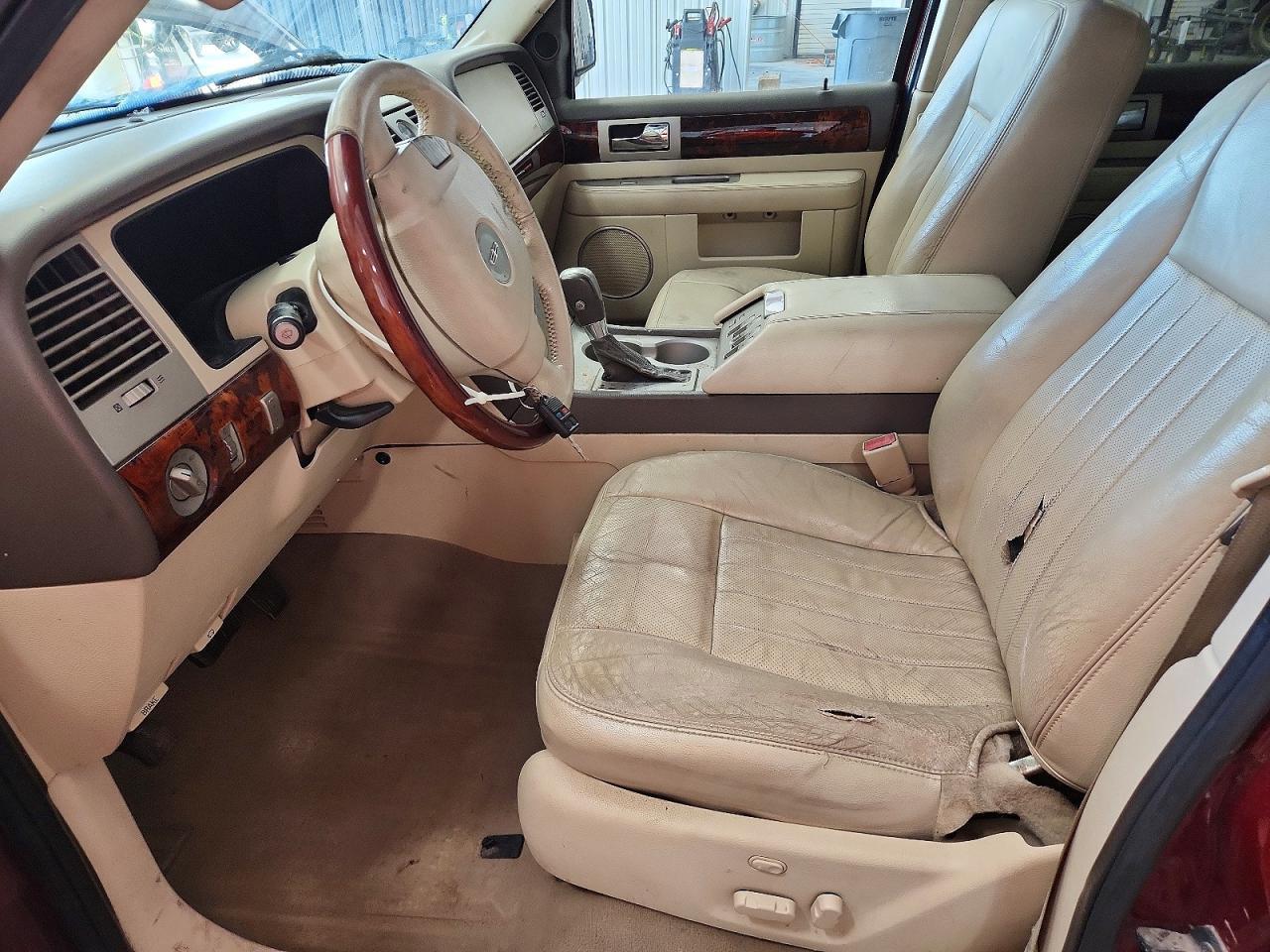 2004 Lincoln Navigator - Фото 7