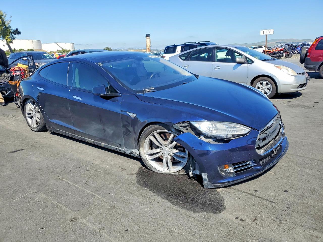 2014 Tesla Model S - Image 4