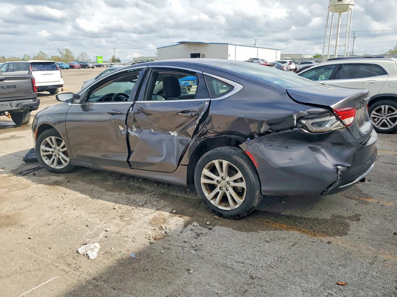 2015 Chrysler 200 Limited - Image 2