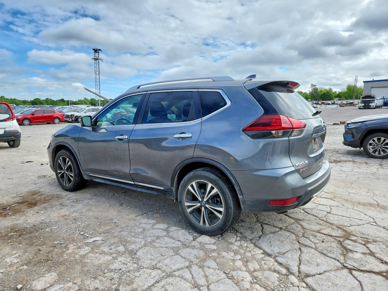 2018 Nissan Rogue Sl - Image 2