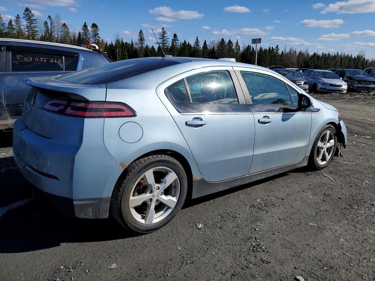2013 Chevrolet Volt - Image 3
