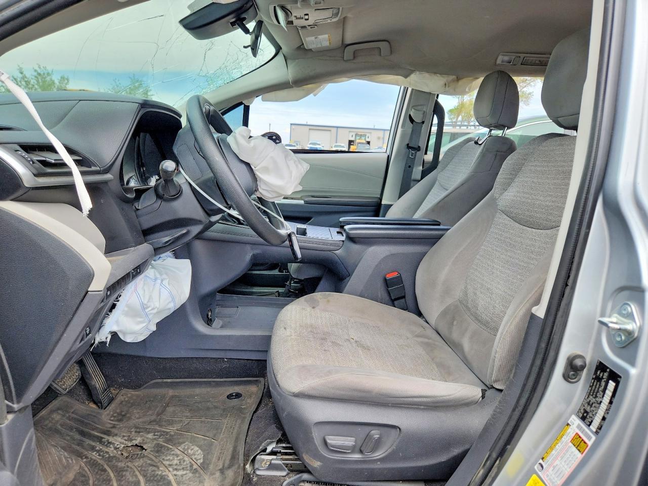 2021 Toyota Sienna Le - Фото 7