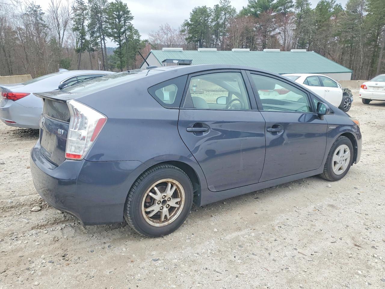 2011 Toyota Prius Two - Фото 3