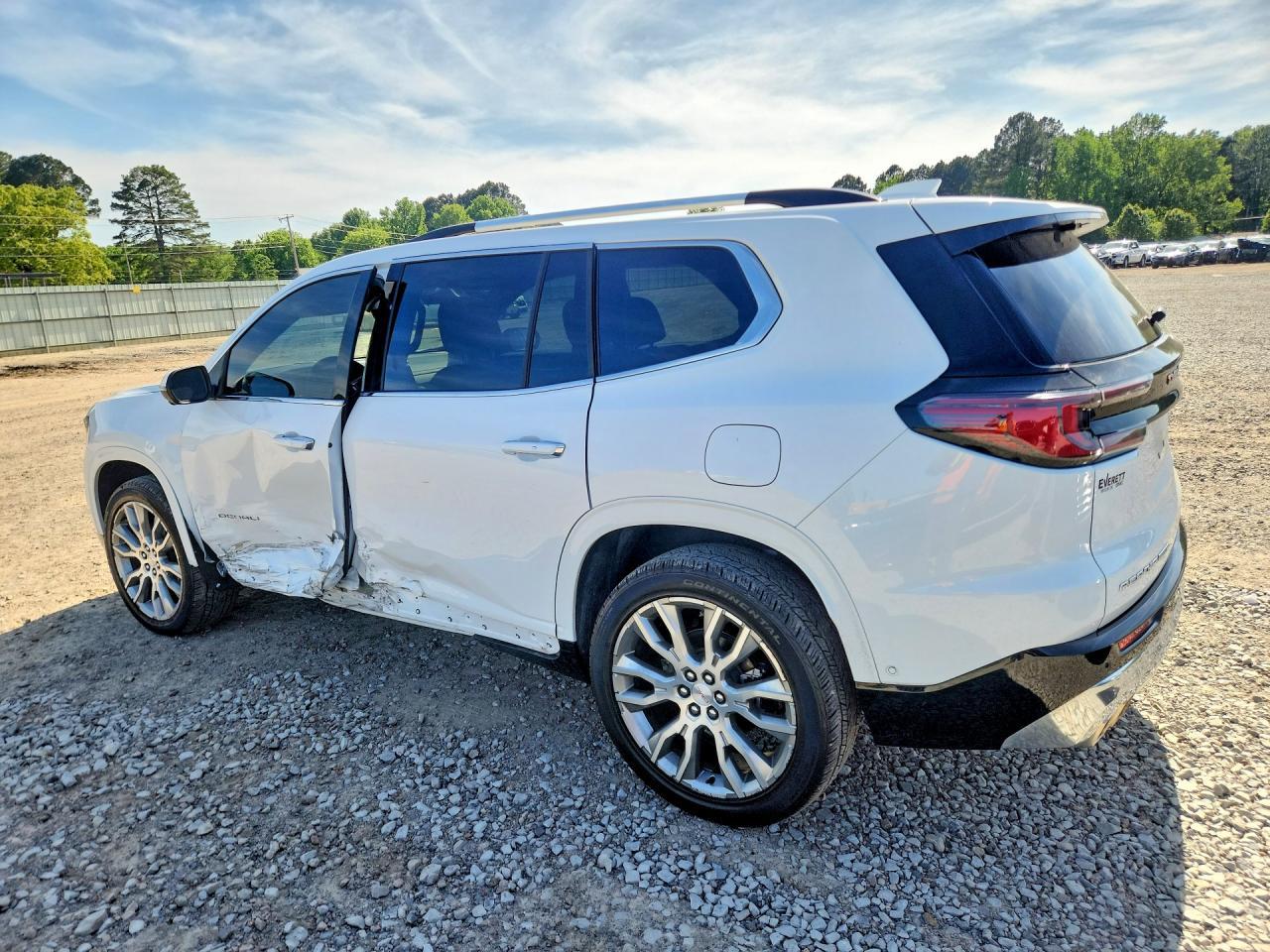 2025 GMC Acadia Denali - Фото 2