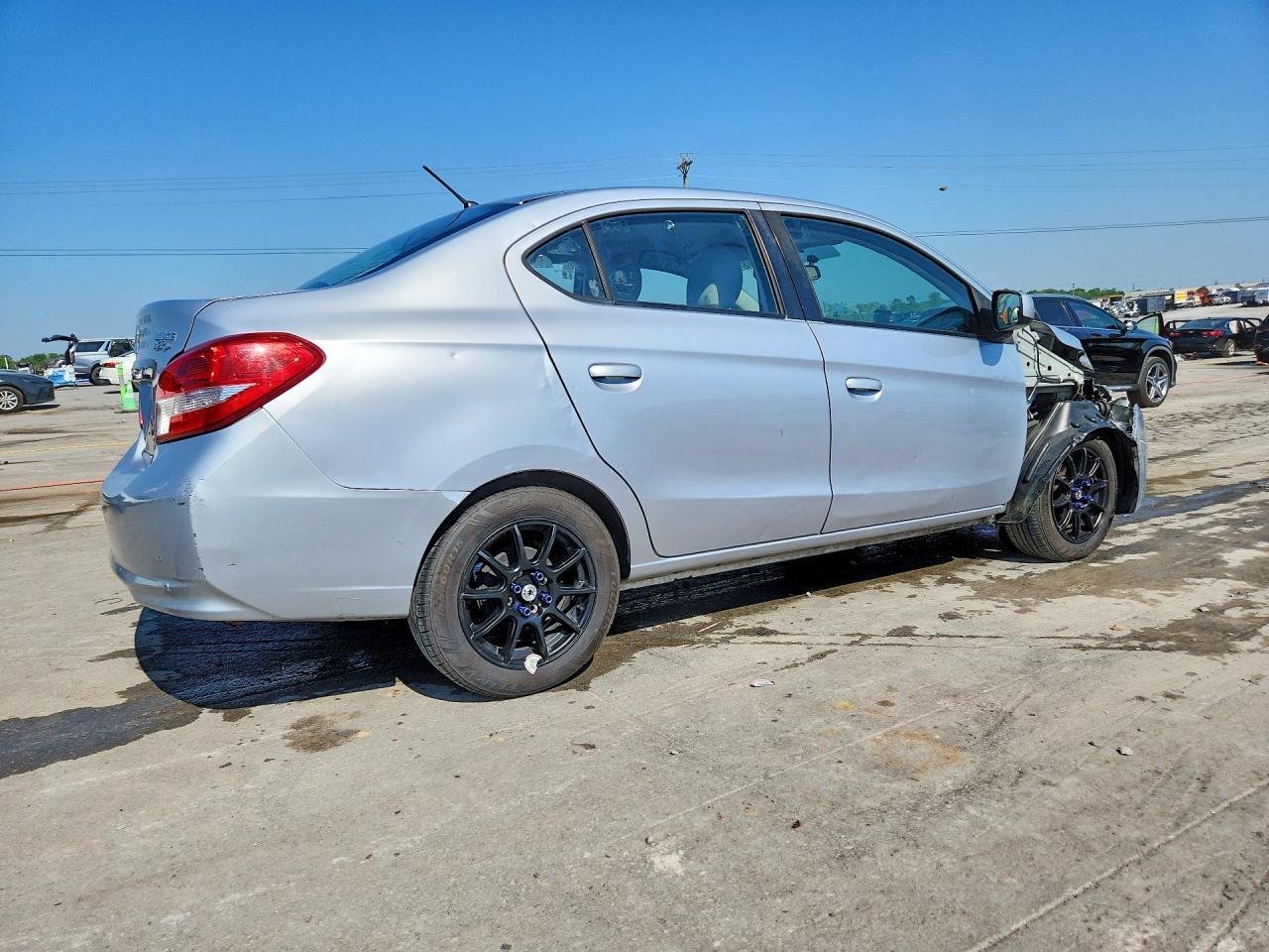 2017 Mitsubishi Mirage G4 Es - Image 3