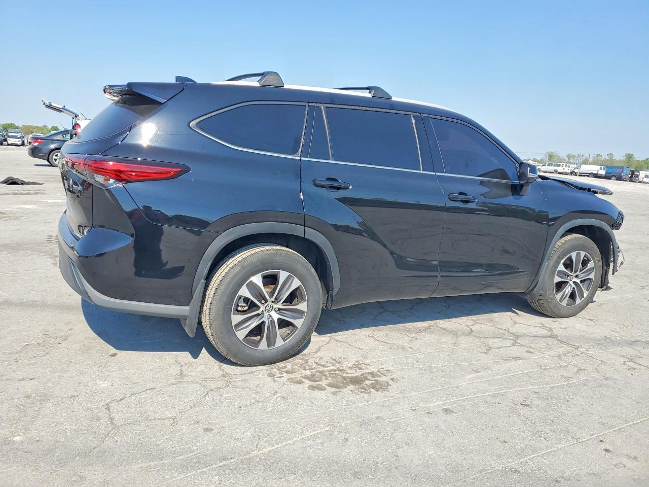 2022 Toyota Highlander Xle - Фото 3