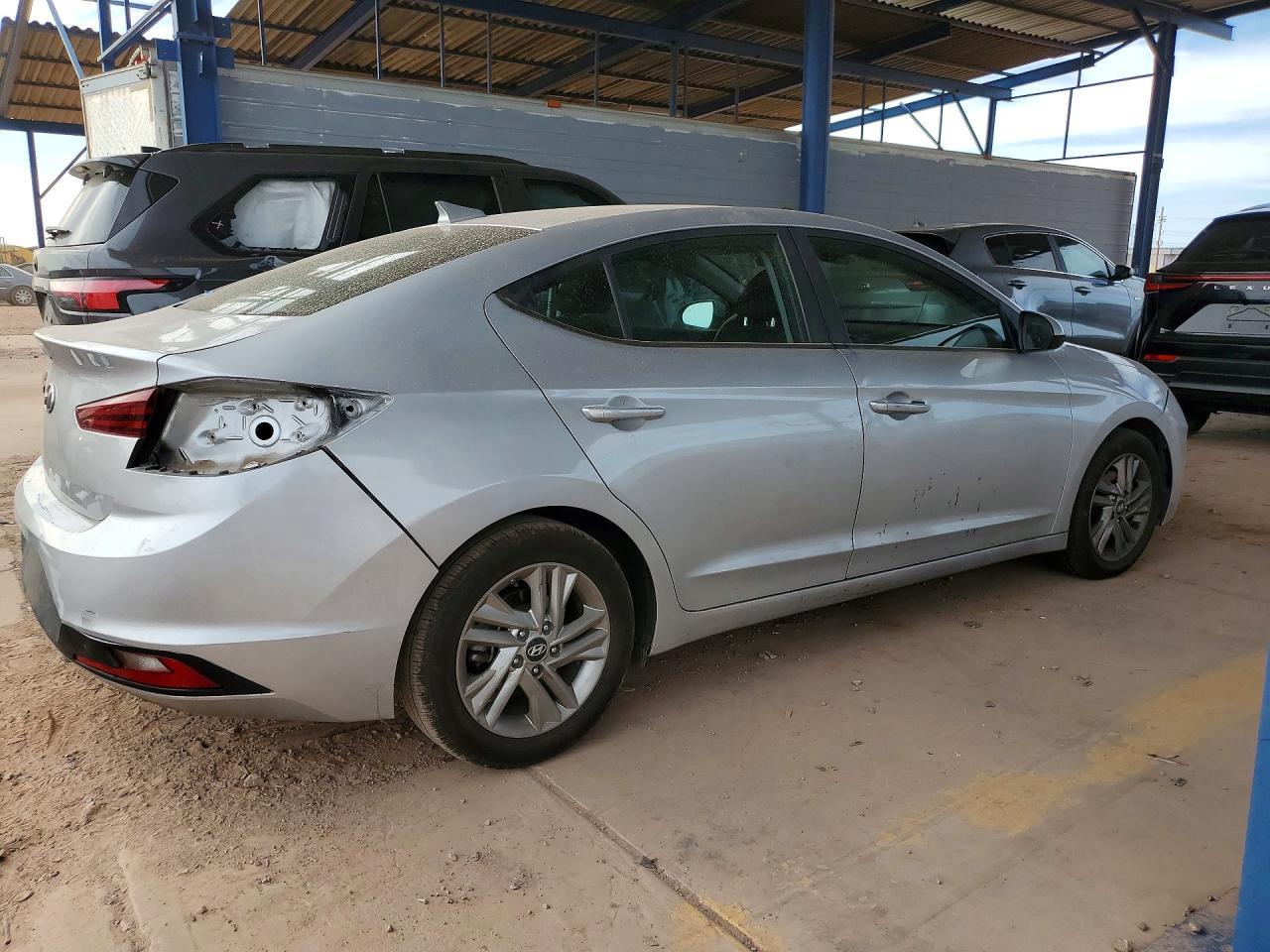 2019 Hyundai Elantra Sel - Image 3
