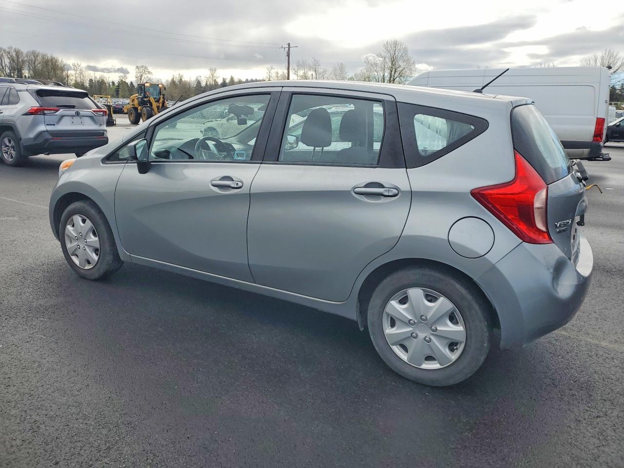 2015 Nissan Versa Note Sv - Image 2