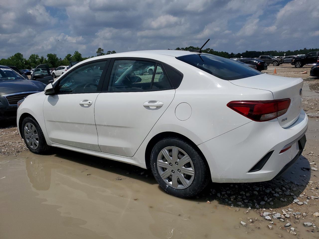 2021 Kia Rio S - Фото 2