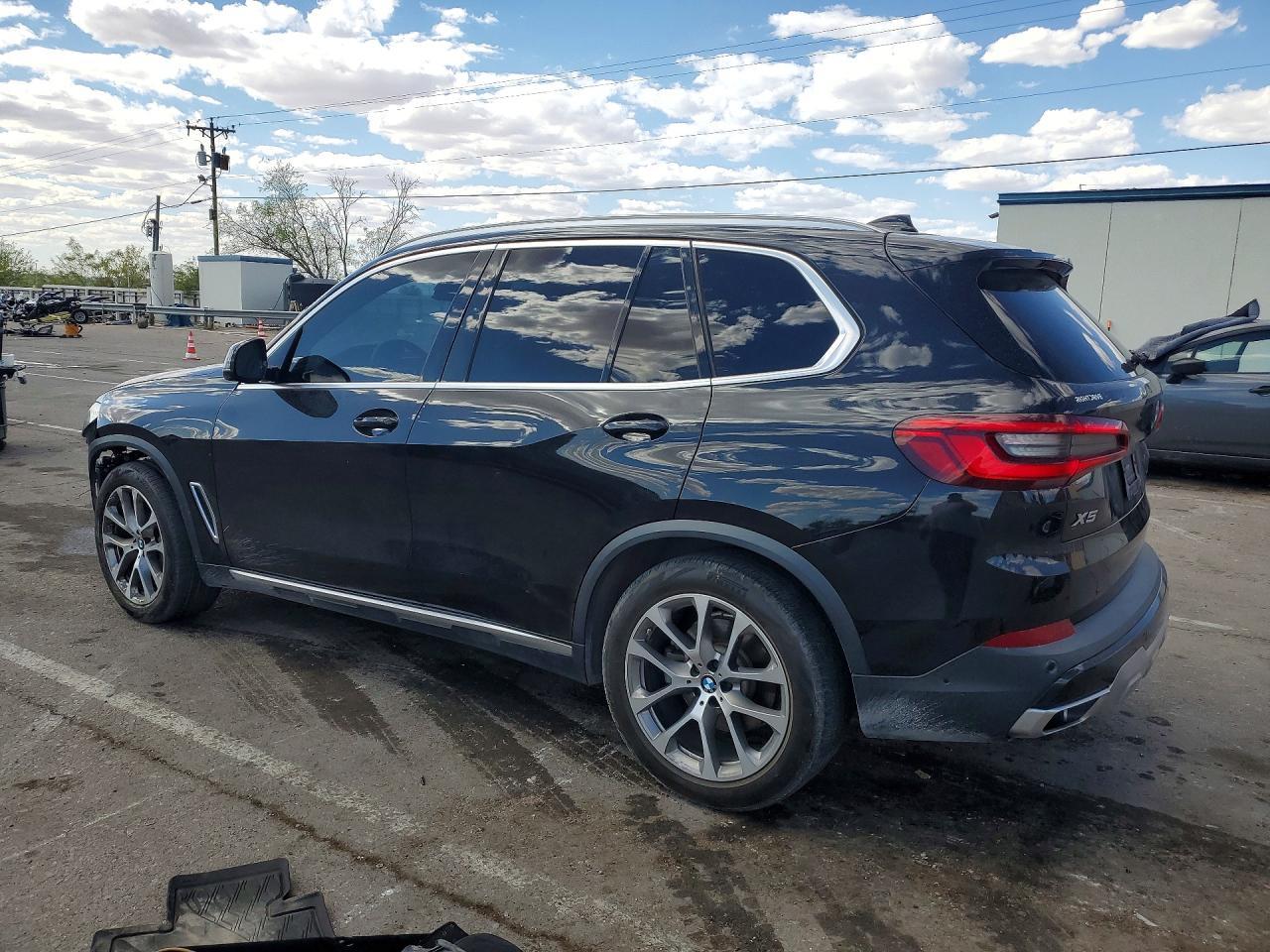 2019 BMW X5 xDrive40I - Image 2