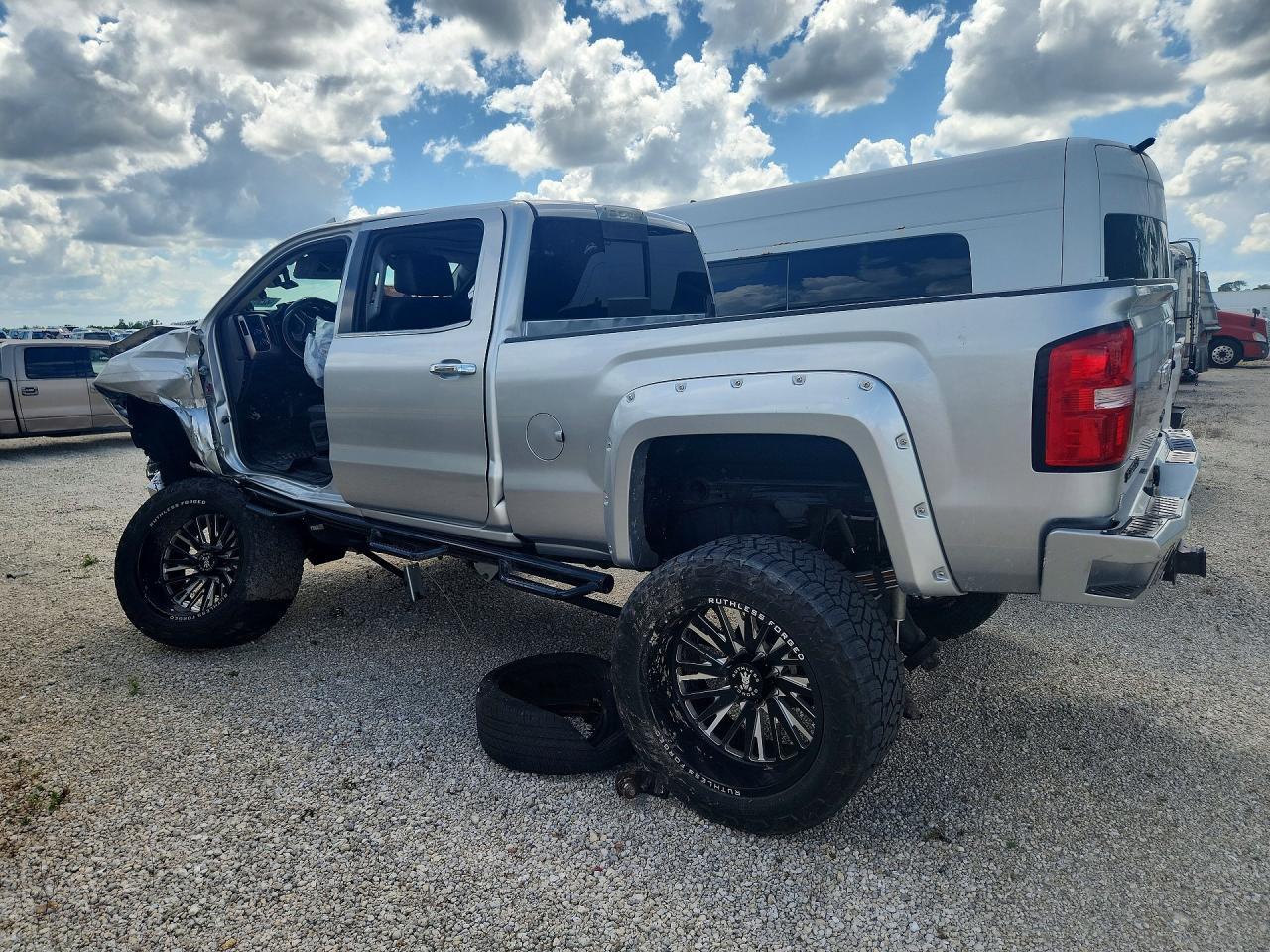 2018 GMC Sierra K2500 Denali - Image 2