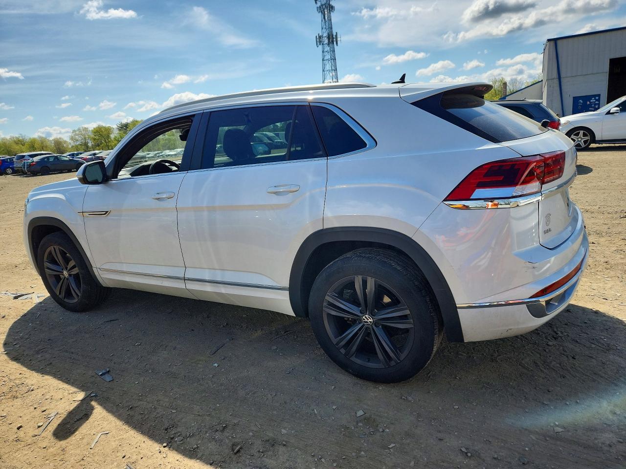 2022 Volkswagen Atlas Cross Sport Sel R-Line - Фото 2