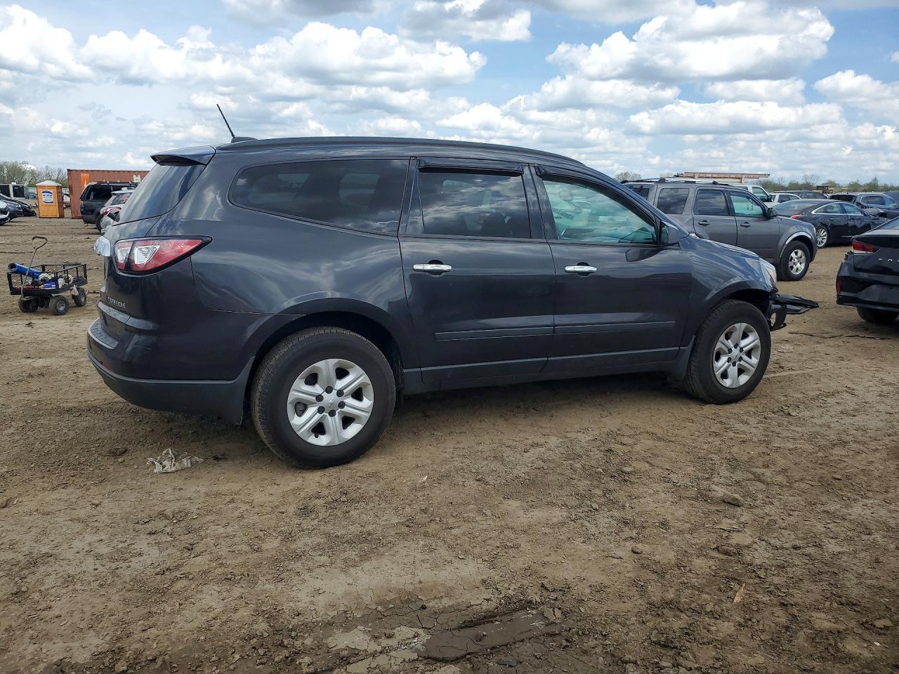 2017 Chevrolet Traverse Ls - Фото 3