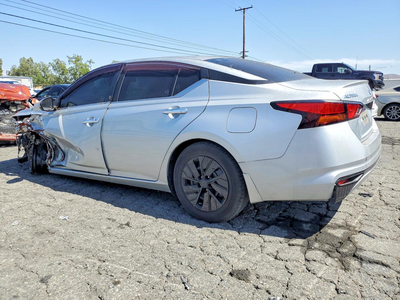 2022 Nissan Altima S - Image 2