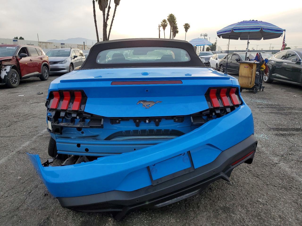 2025 Ford Mustang - Фото 6