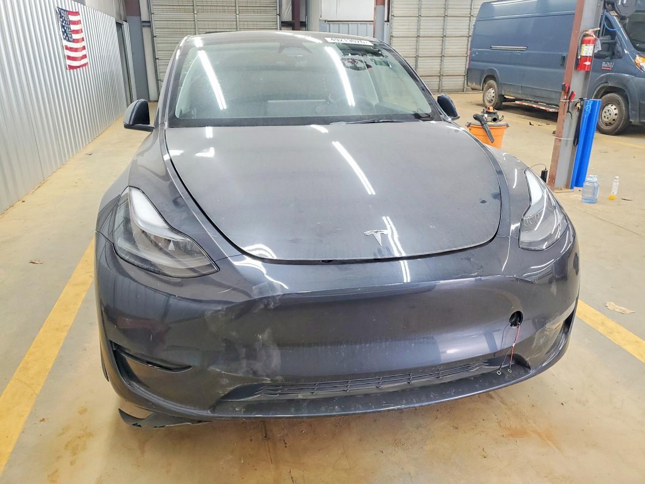 2024 Tesla Model Y - Image 5