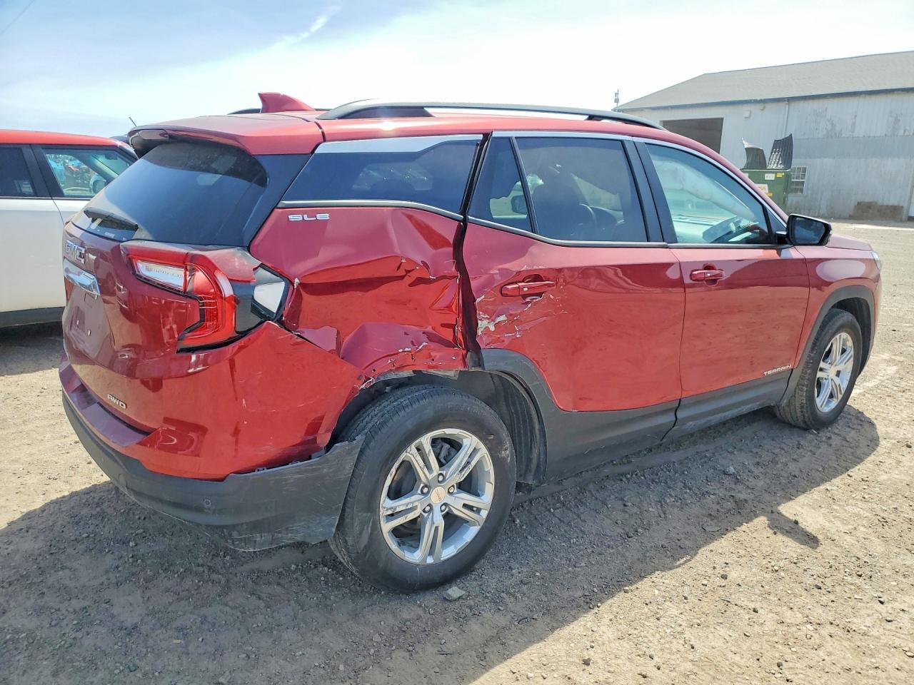 2024 GMC Terrain Sle - Image 3