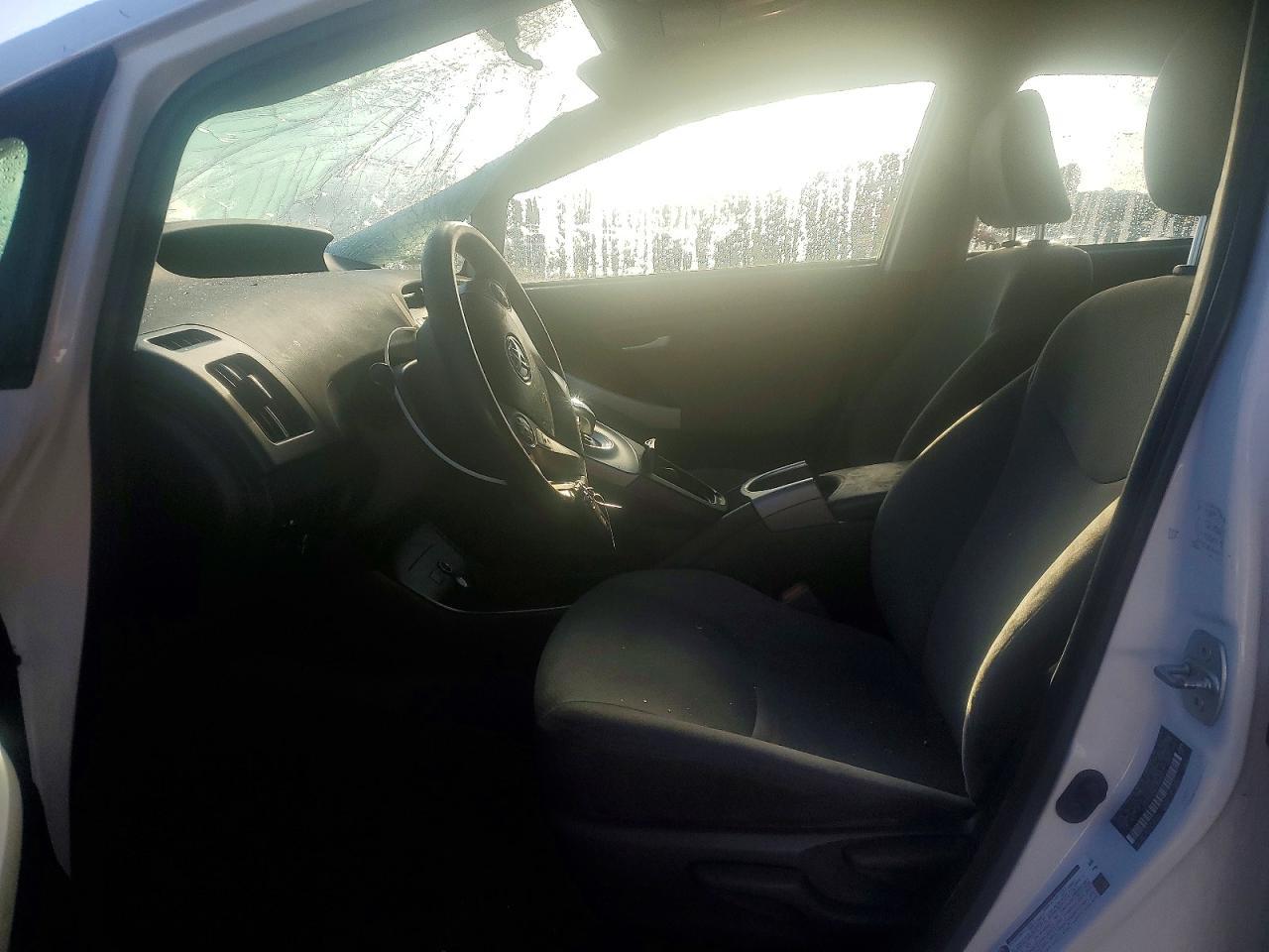 2014 Toyota Prius One - Фото 7