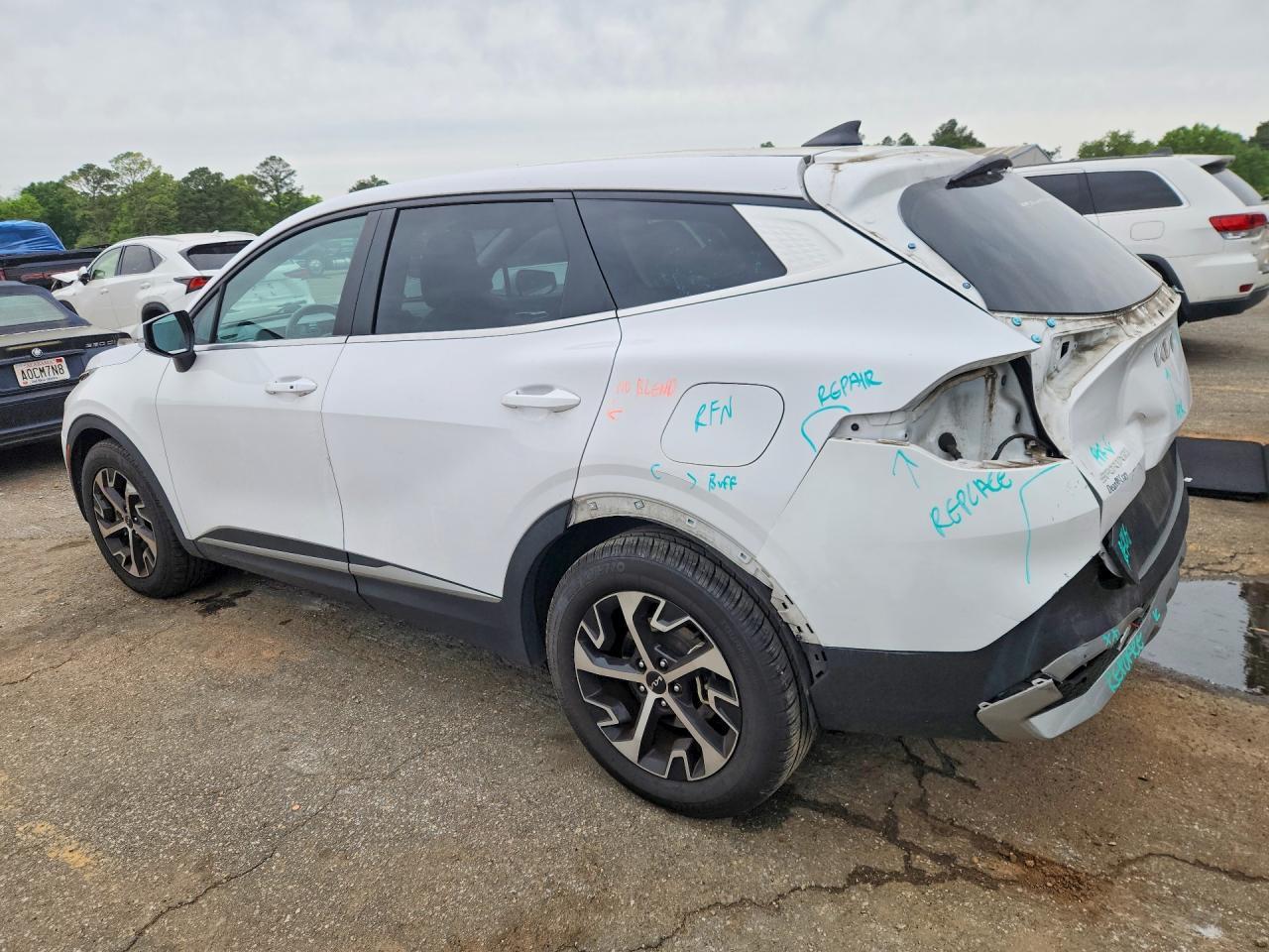 2023 Kia Sportage Ex - Image 2
