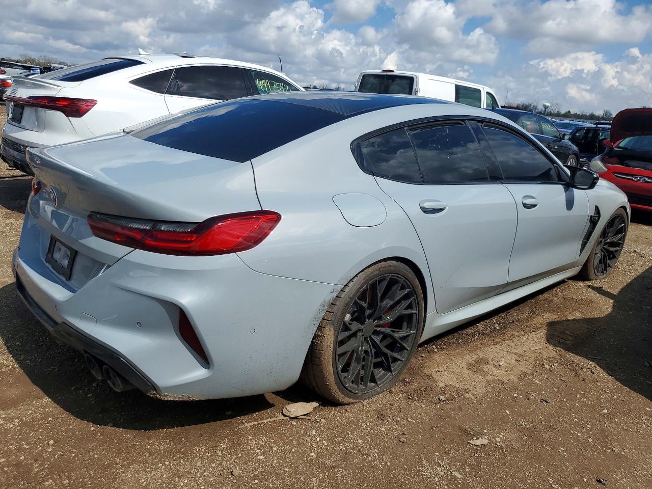 2023 BMW M8 - Фото 3