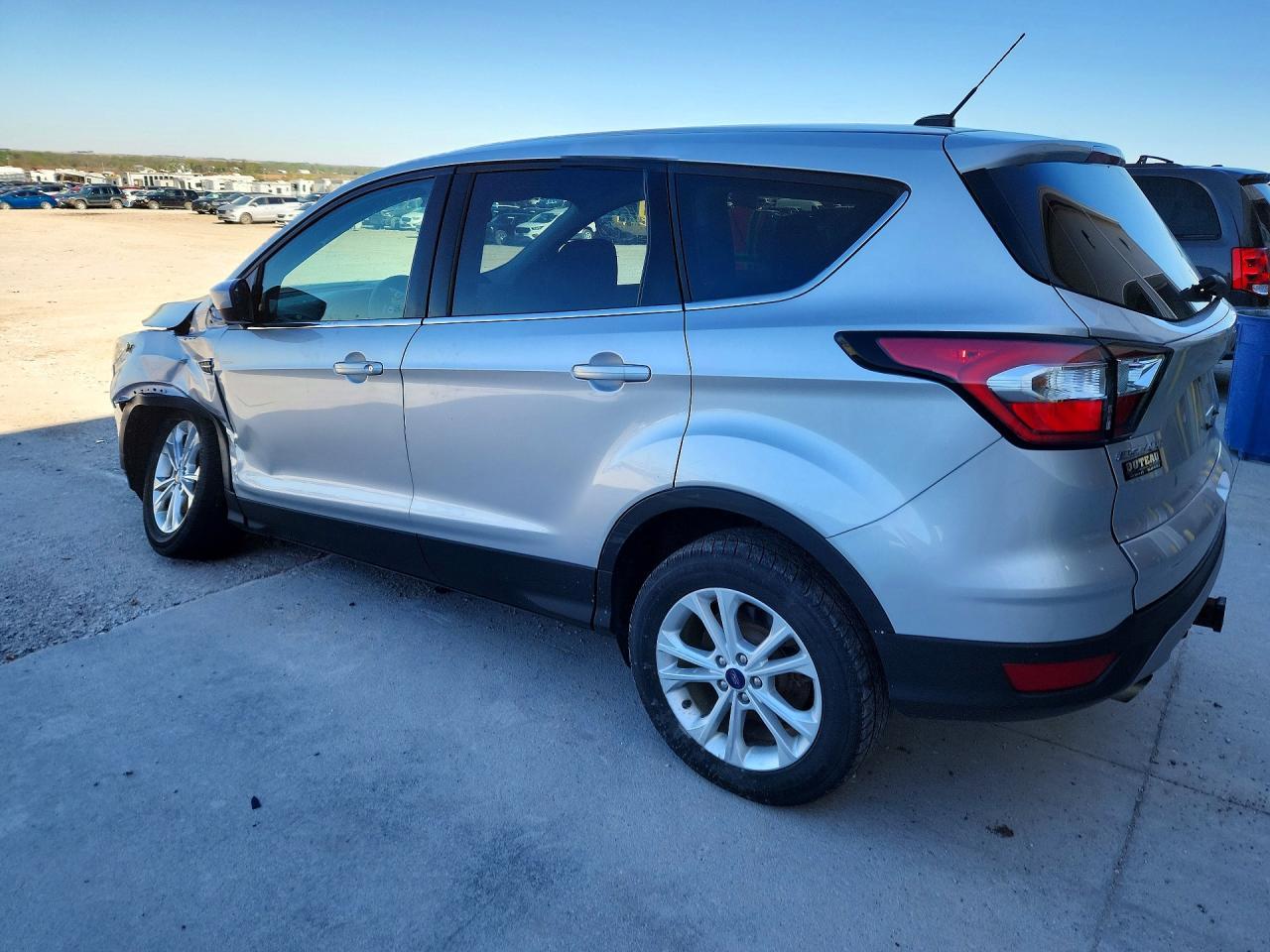 2017 Ford Escape Se - Фото 2